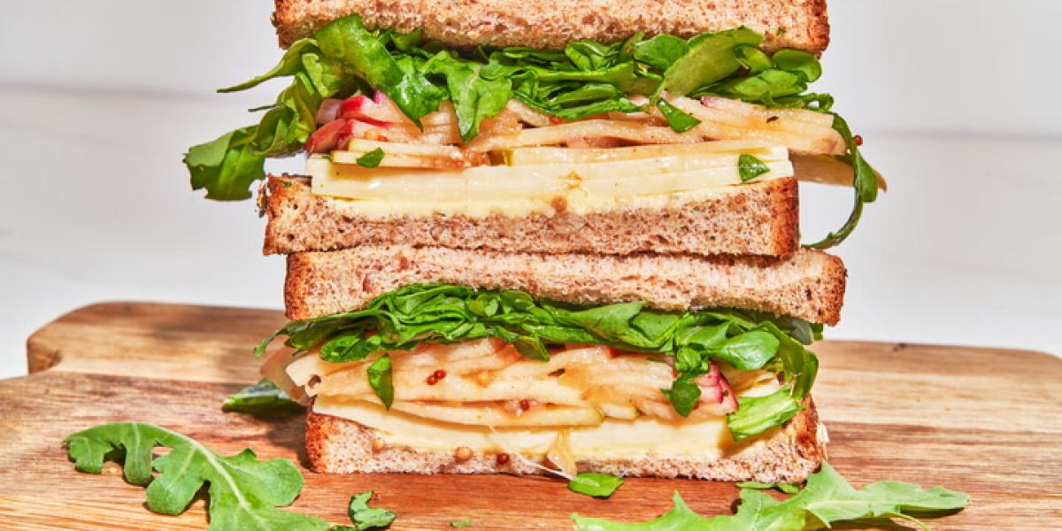 Apple and Cheddar cheese Sandwich
