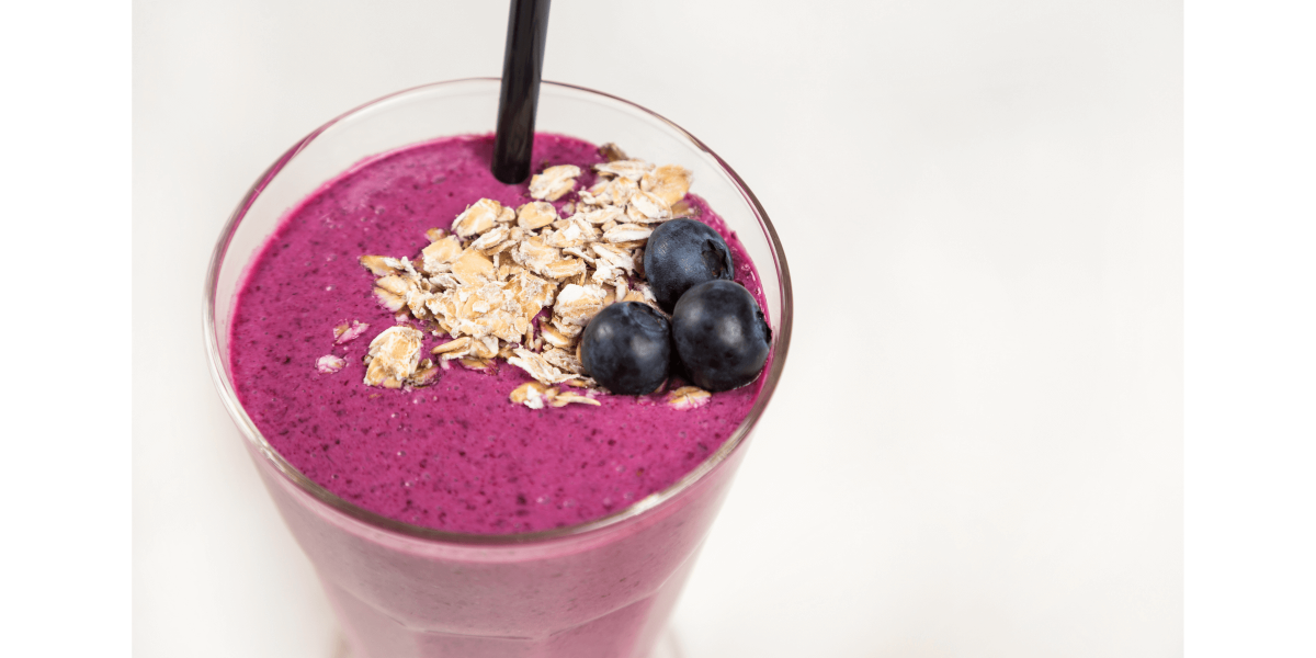 blueberries, oats, milk, hemp seeds, banana, smoothie