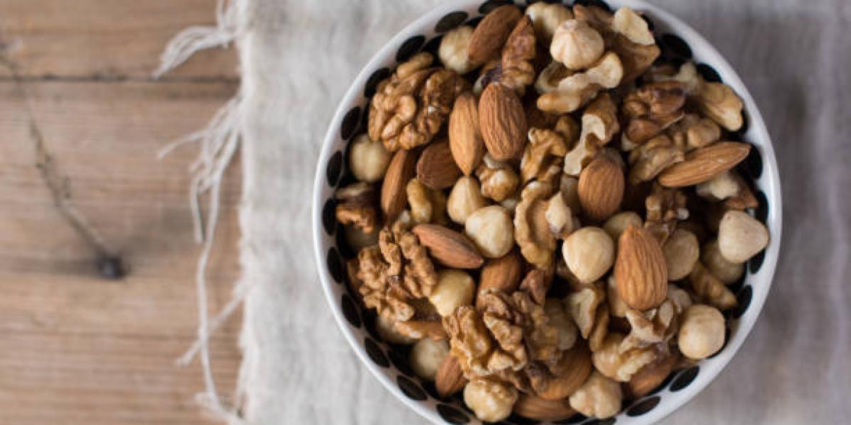 Sweet and salty roasted nuts