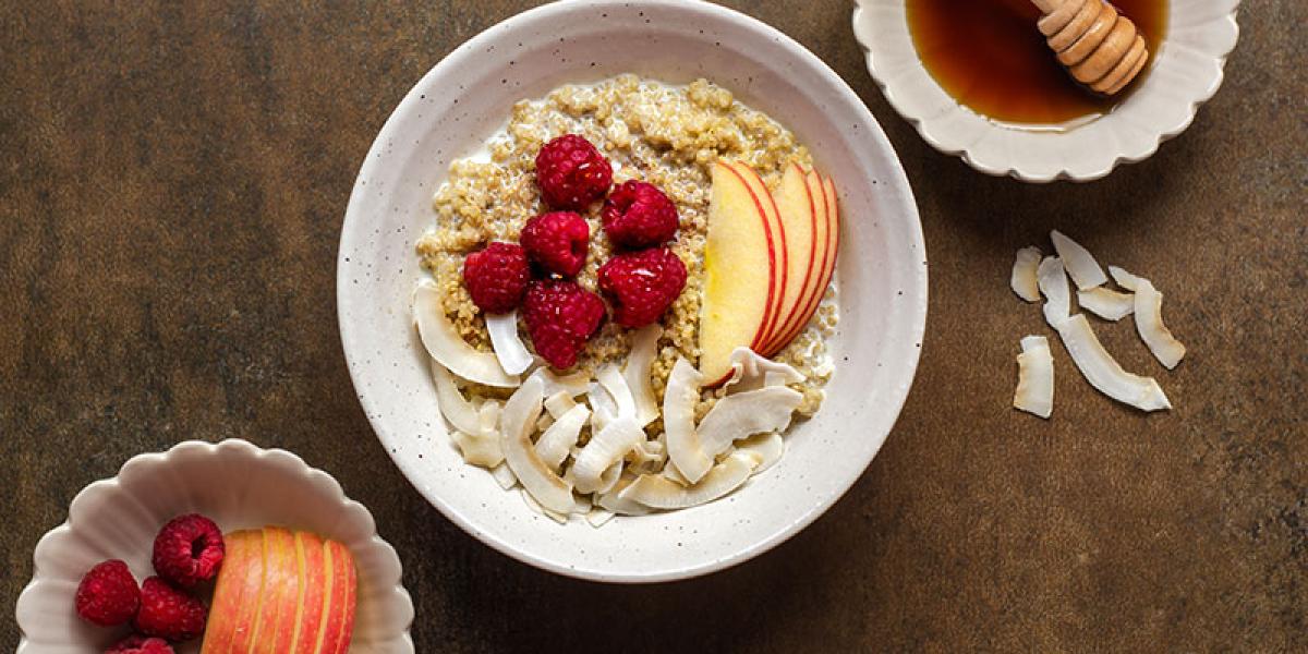 quinoa cinnamon milk berries