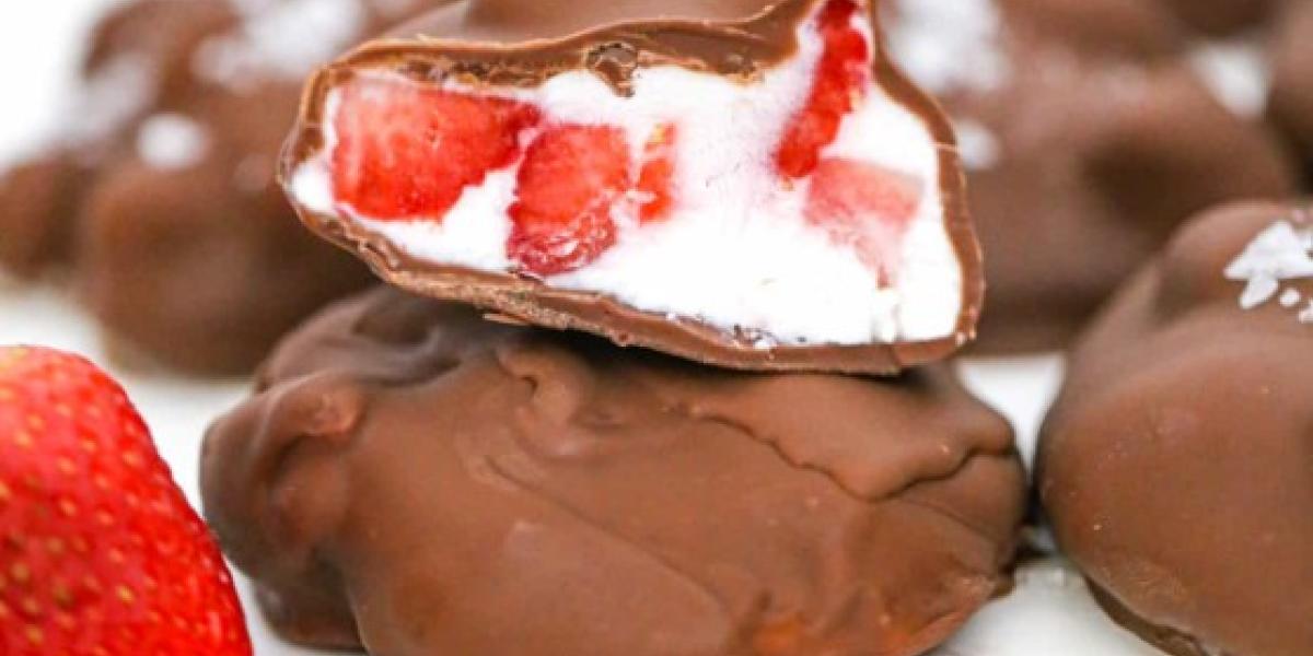 Chilled Berry Yogurt Clusters