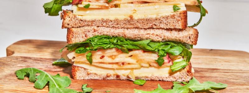 Apple and Cheddar cheese Sandwich
