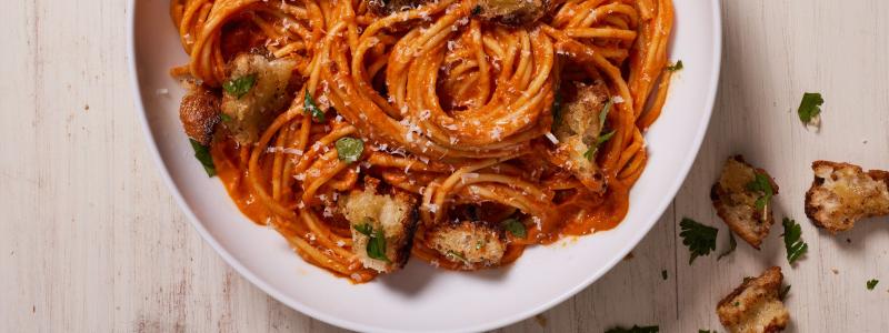 spaghetti onion olive oil roma tomatoes