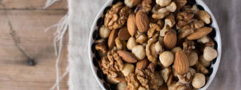 Sweet and salty roasted nuts