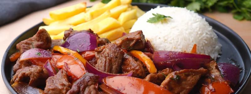 Lomo Saltado (photo courtesy of ceciliatupac.com)