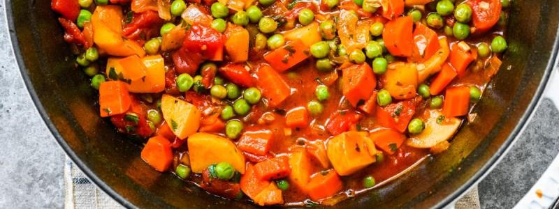 Braised Green Peas with Tomatoes, Carrots and Potatoes