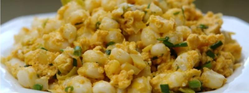 Hominy with Eggs (Mote Pillo)