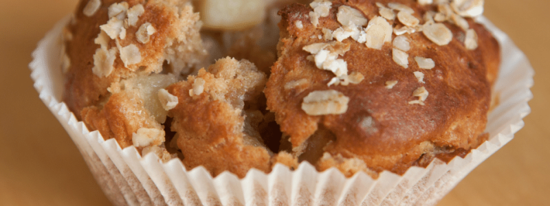 cinnamon apple oatmeal muffins