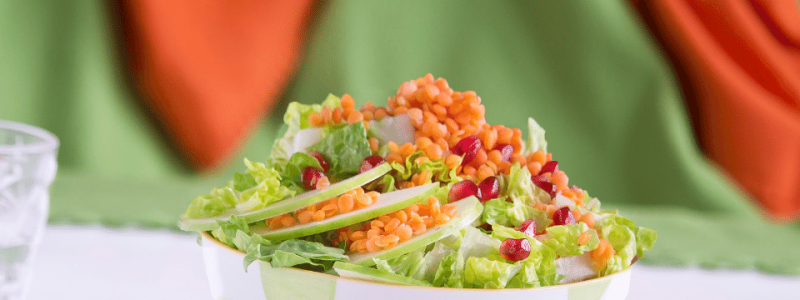 mixed greens with lentils and apples