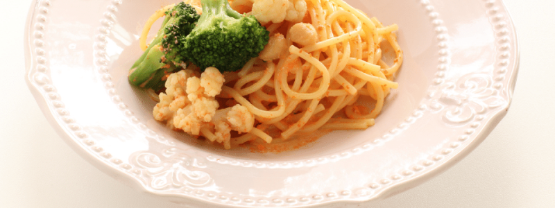 spaghetti with broccoli and caulflower