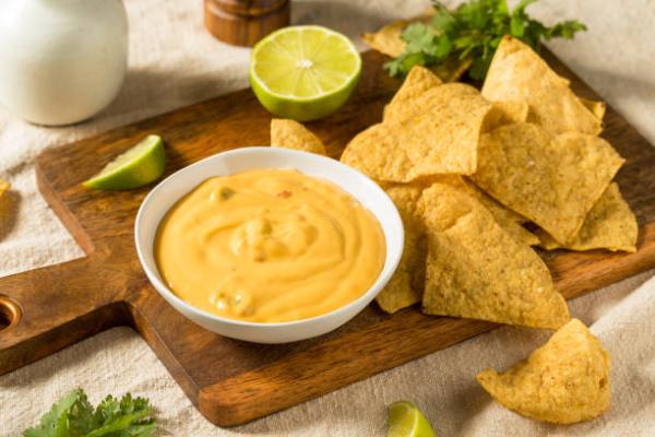 5 minute queso dip