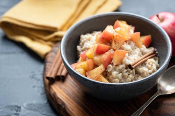 overnight oats with stewed apples
