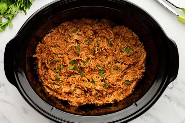 pulled chicken slow cooker