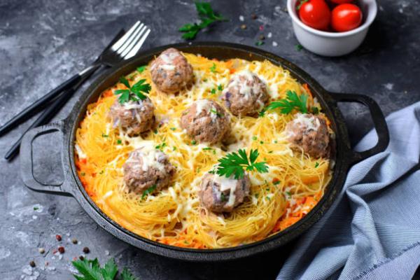 spaghetti squash and meatball casserole